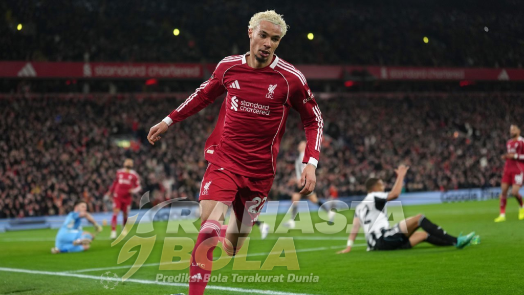 Dwigol Kilat Hugo Ekitike Pimpin Liverpool Bantai Newcastle 4-1 di Anfield