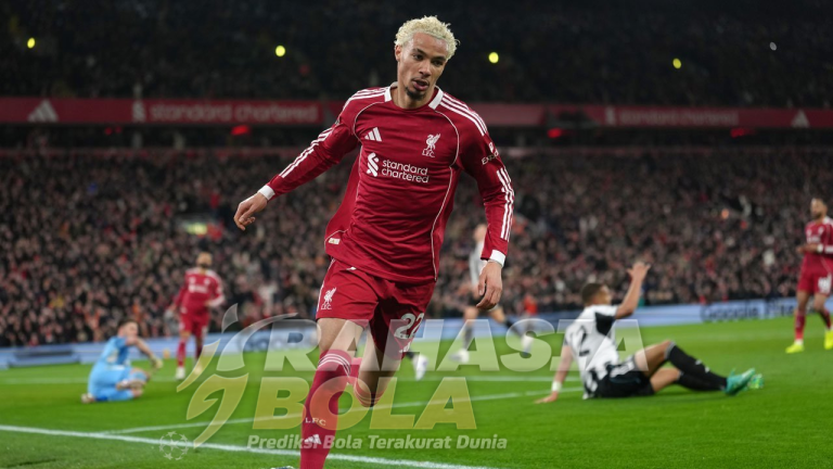 Dwigol Kilat Hugo Ekitike Pimpin Liverpool Bantai Newcastle 4-1 di Anfield