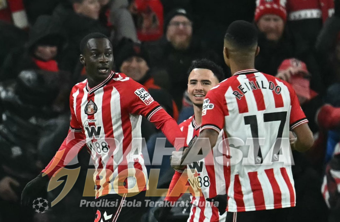 Dominasi Sempurna: Sunderland Hantam Burnley Tiga Gol